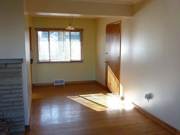 3rd image of 263 Dixon Ct