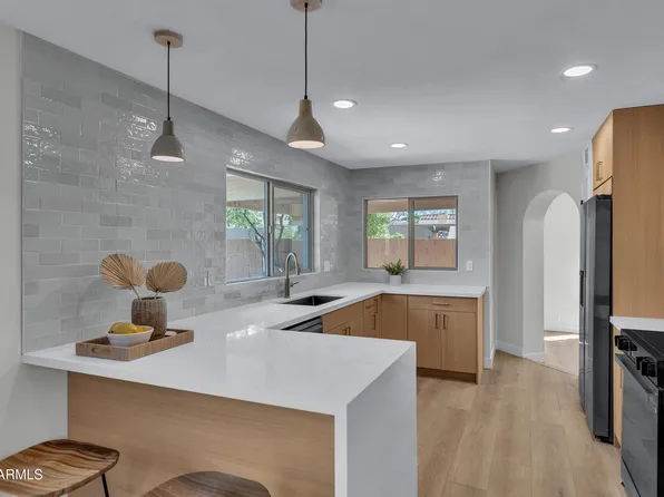 1010 E LOIS Lane, Phoenix, AZ 85020