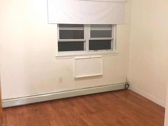 4th image of 14224 Pershing Cres APT 3