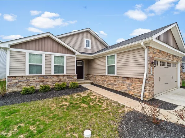 332 Pebble Creek Ct, Amherst, OH 44001