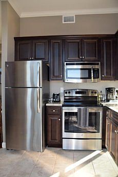 3rd image of 1007 E Broadway #1189927