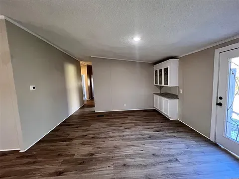 612 Lewald Cir — Photo 7