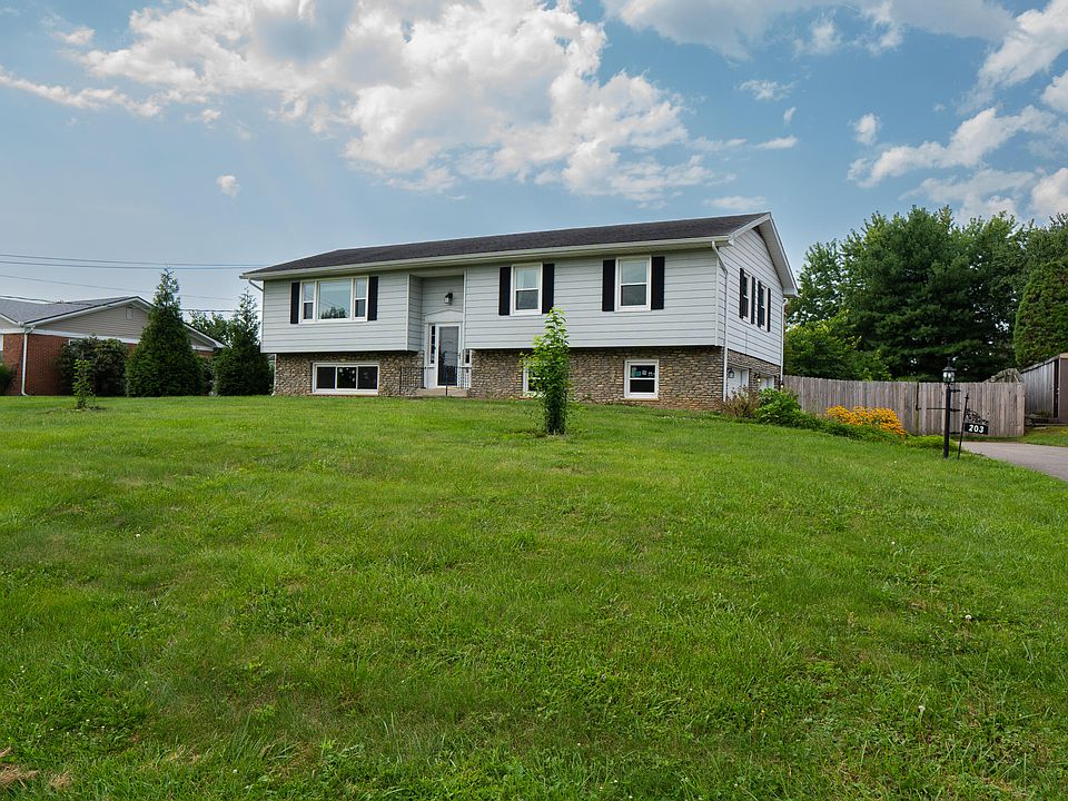 1st image of 203 Walnut Hill Dr