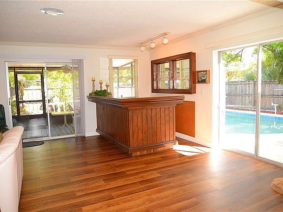 5th image of 1709 W Crawford St