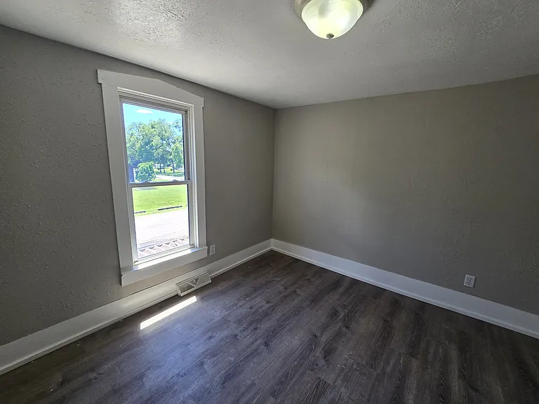 707 Webster St — Photo 21