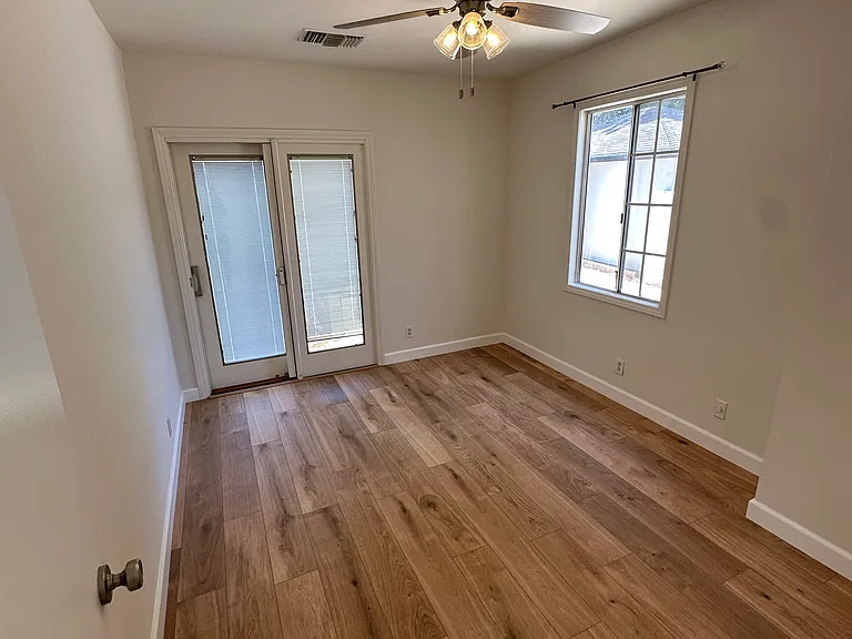 8060 Altavan Ave — Photo 16