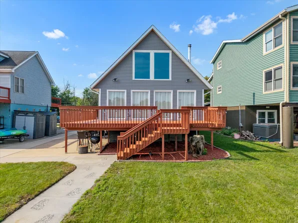 3403 S Shore Dr, Moline, IL 61265