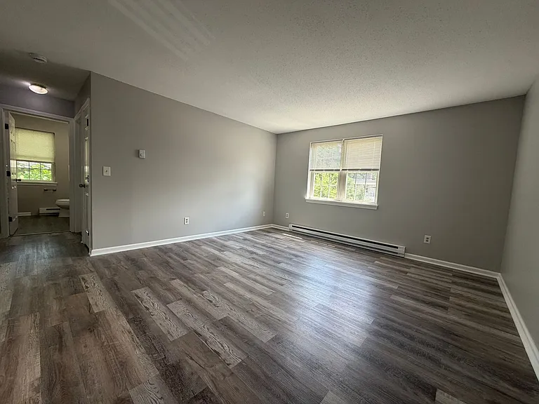 96 Maple St — Photo 8