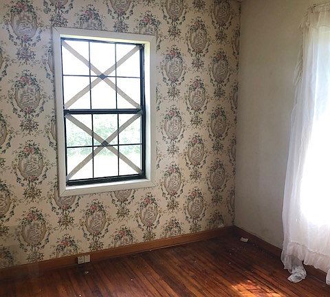 3rd image of 105 Harrison Dr