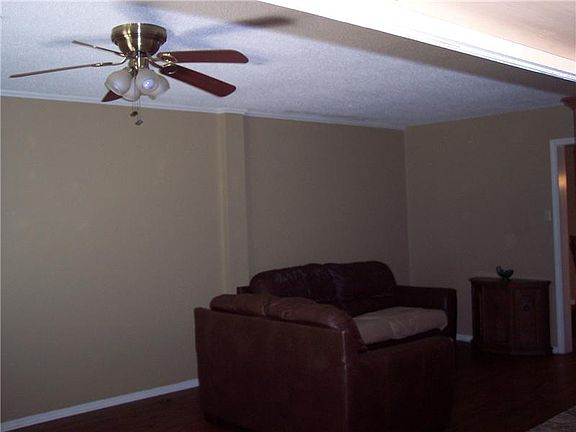 5th image of 2400 Oxford Pl