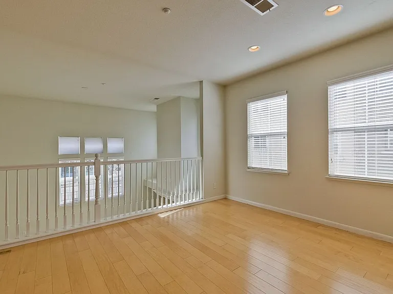 562 Saco Ter — Photo 16