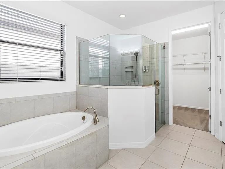 11195 Saint Roman Way — Photo 11