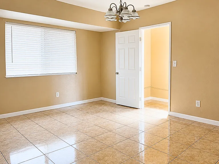 860 S. Gregory Street - 860 S Gregory — Photo 3