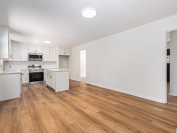5th image of 1585 Brewster Cir