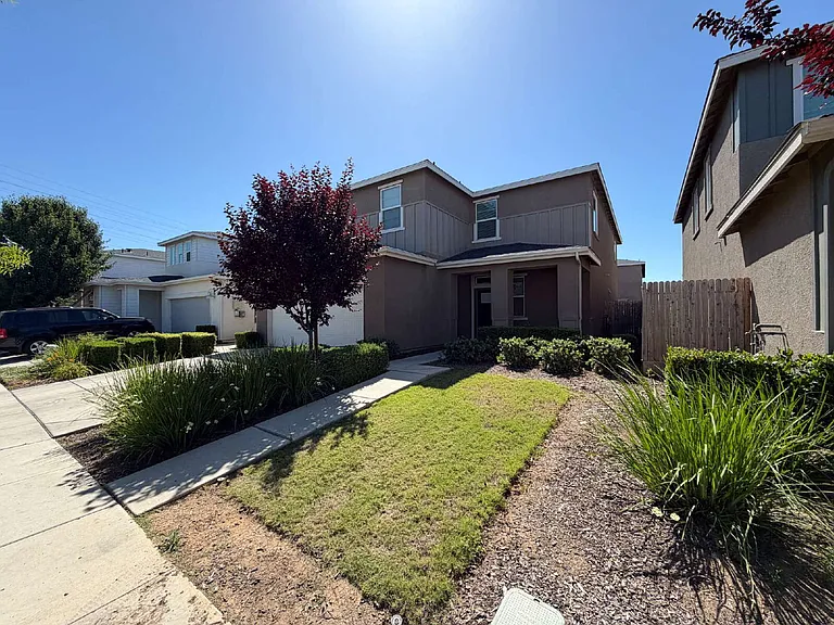 2454 Quesada Dr — Photo 3