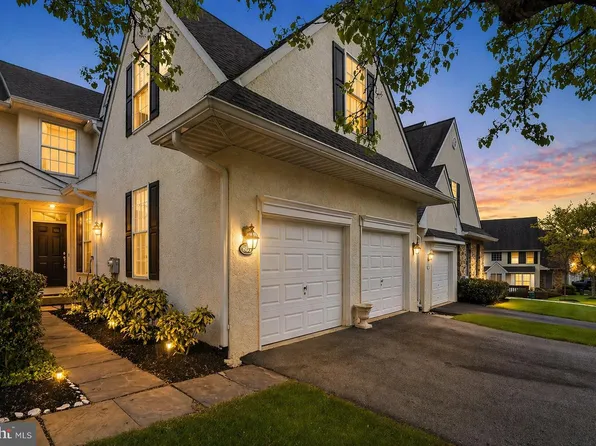 803 Whispering Brooke Dr, Newtown Square, PA 19073