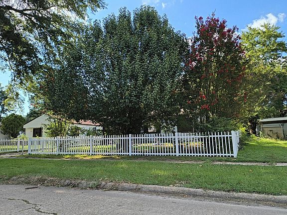 2nd image of 2746 Hillcrest Ave