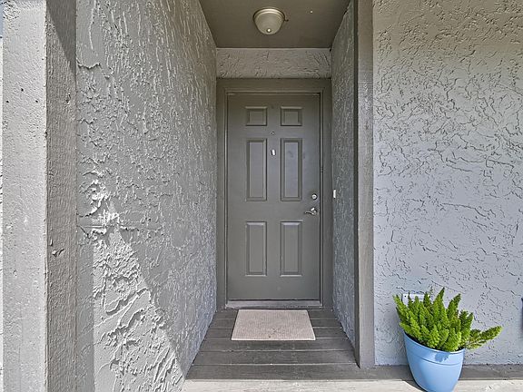 3rd image of 220 Lemon Tree Ln Unit 5