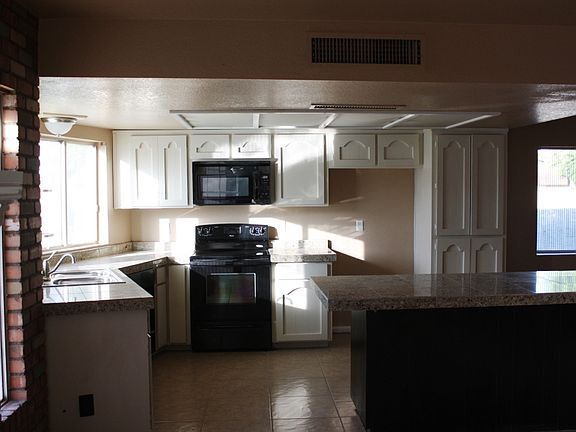 4th image of 5304 W Dahlia Dr