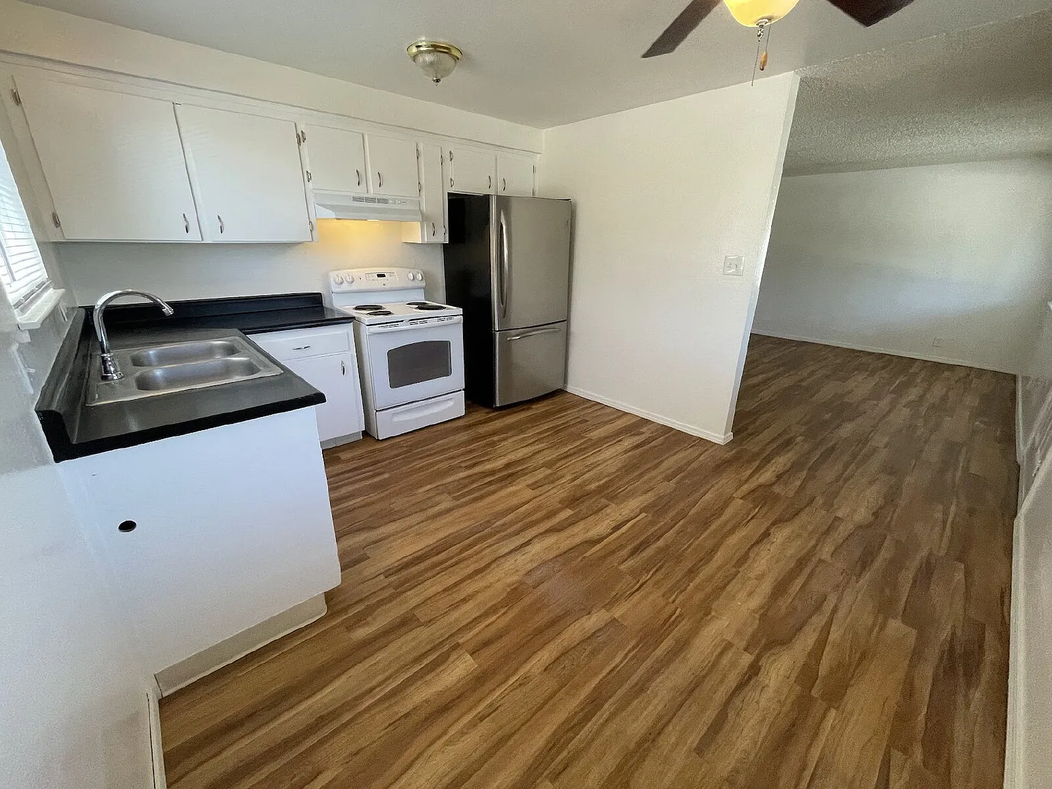 2 bed, 1.0 bath, 780 sqft, $1,500 — Photo 2