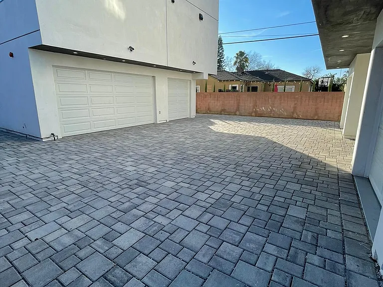 6345 Farmdale Ave #1/3 — Photo 47