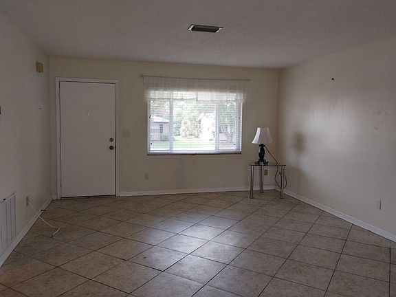 2nd image of 5136 Wellington Rd