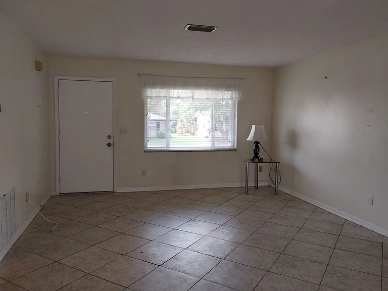 5136 Wellington Rd — Photo 2