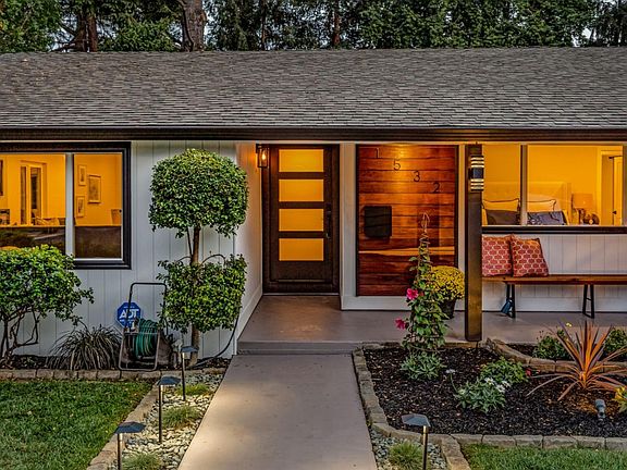 3rd image of 1532 Larkspur Dr