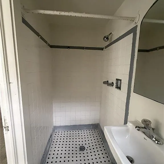 2353 Shelby St — Photo 11