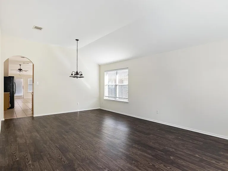 1117 Alexandria Way — Photo 4