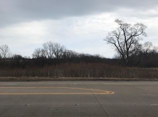 20611 Milwaukee Ave, Deerfield, IL 60015