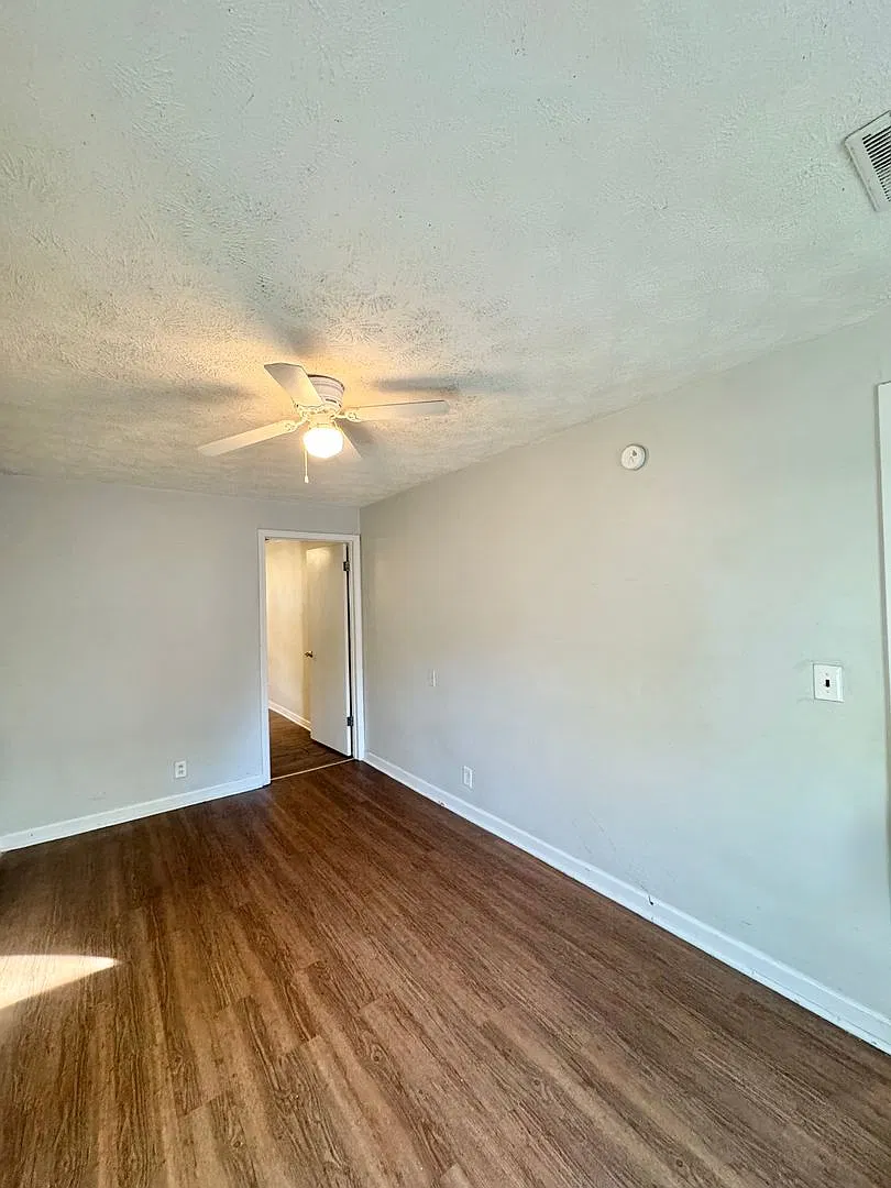3907 S 24th Street — Photo 1