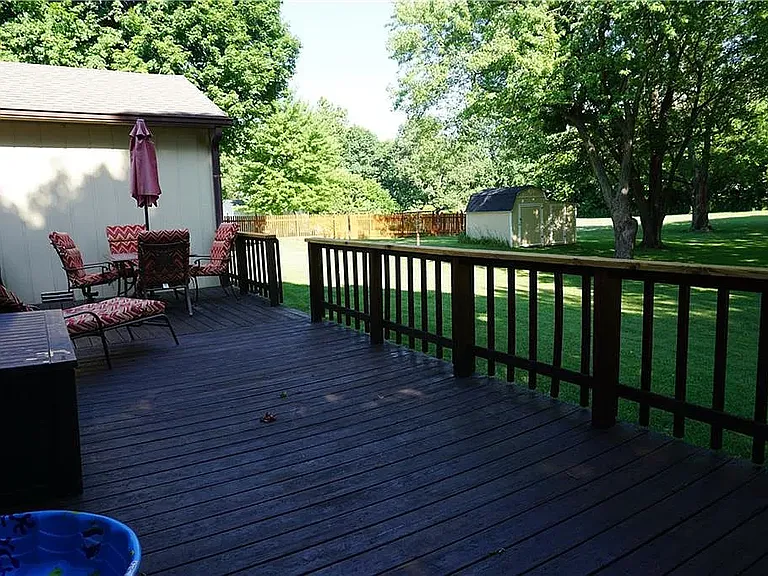 412 McLaughlin Ave — Photo 16