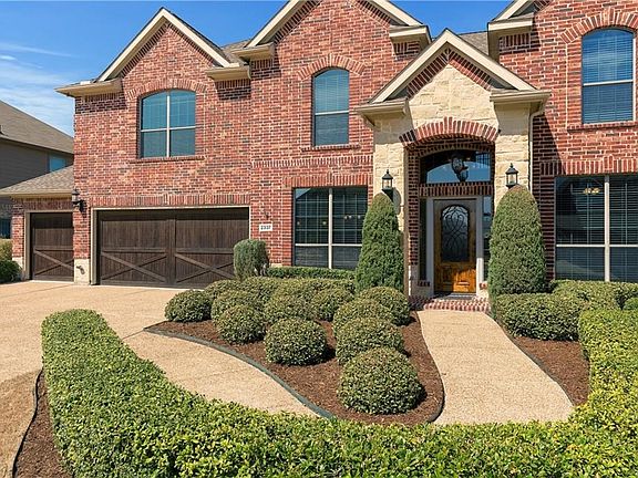 2nd image of 2337 Emerald Lake Ln