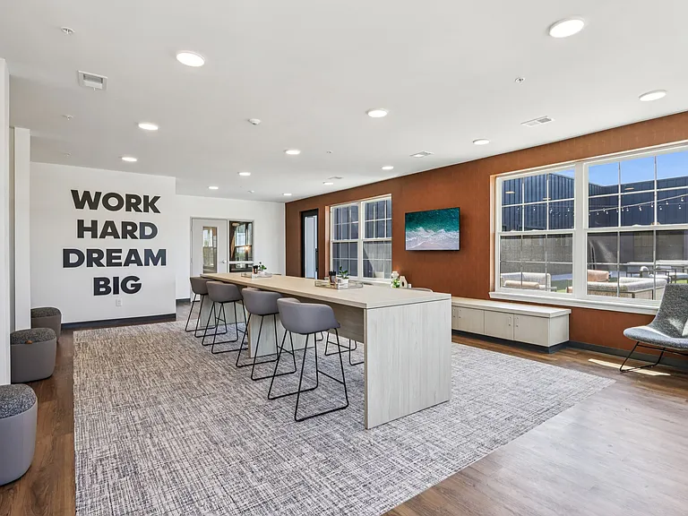 District South — Photo 12