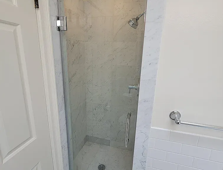 Upstairs bathroom, separate stall shower