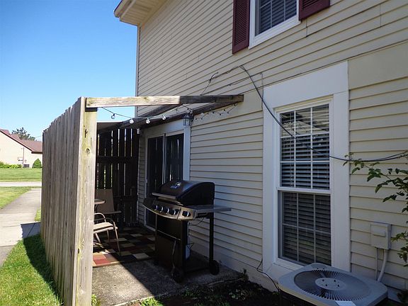3rd image of 5128 Woodmark Dr