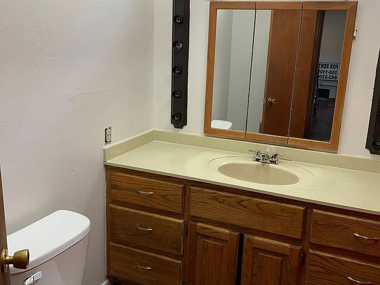 Main bathroom
