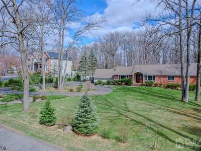 68 Meredith Rd, Colonia, NJ, 07067