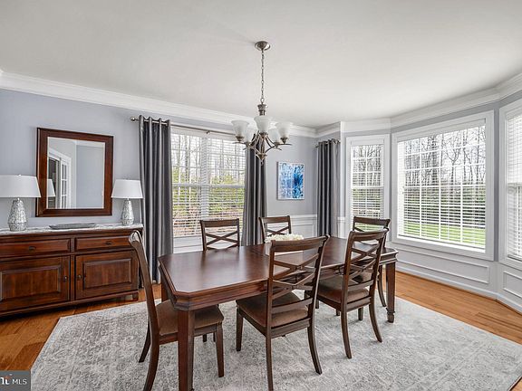 3rd image of 61 Evanston Ct