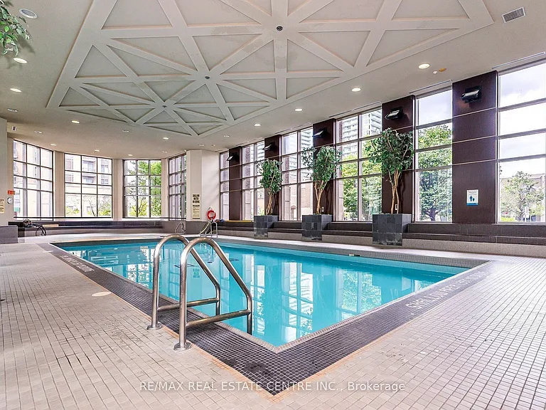 388 Prince Of Wales Dr #1411 — Photo 22
