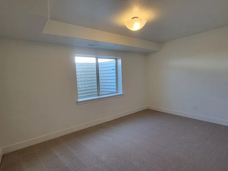 1652 W Brooke St — Photo 24