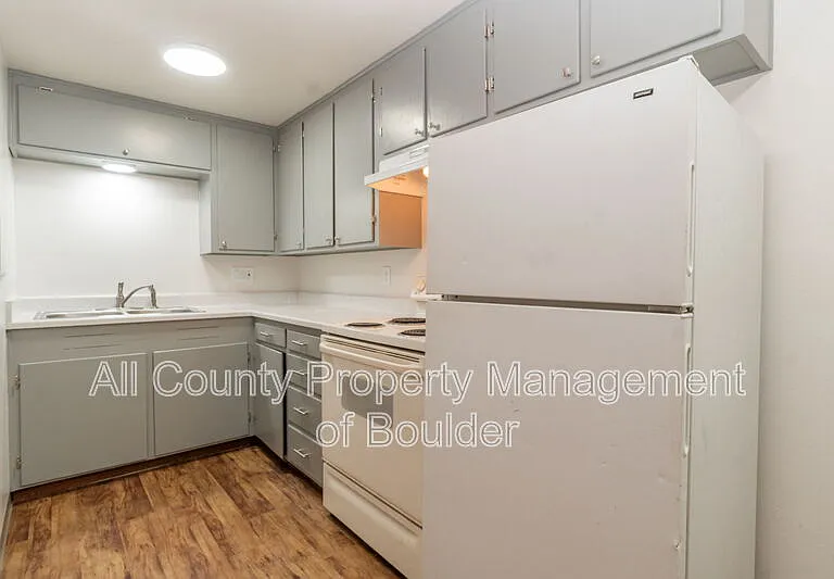 1353 Coffman St #8 — Photo 8