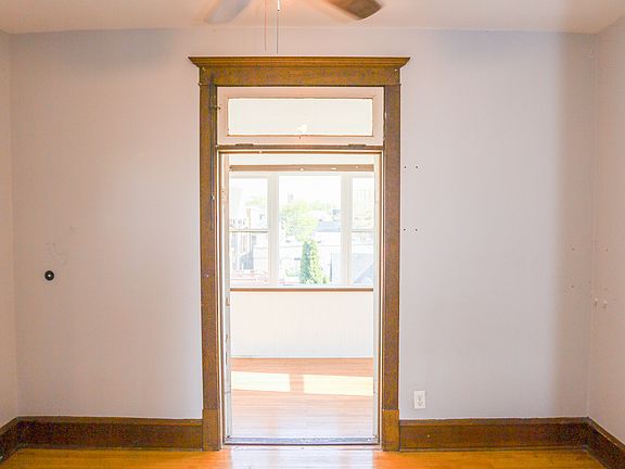 5th image of 2825 N Francisco Ave #3F