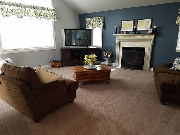 2nd image of 118 Southwood Cir