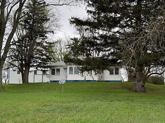 2nd image of 827 N 3450th Rd