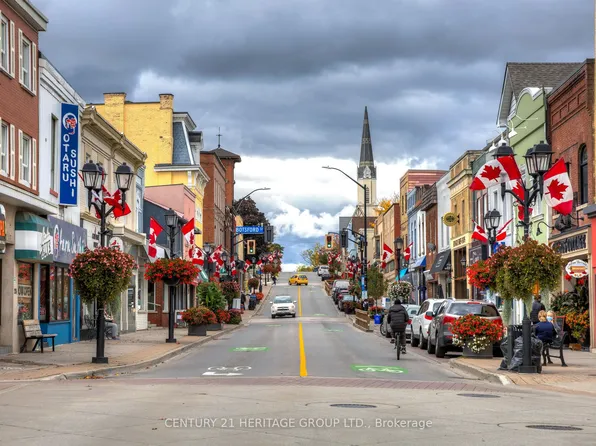 201 Main St S #6, Newmarket, ON L3Y 3Y9