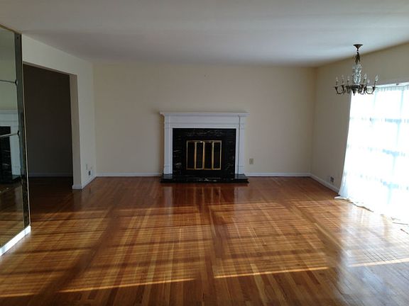 4th image of 1436 Roosevelt Ave