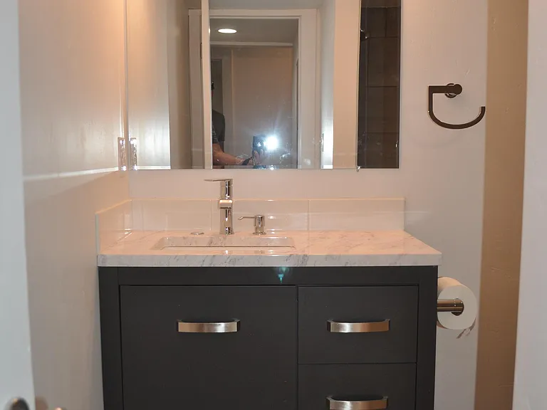 2542 W Robin Rd #B — Photo 20