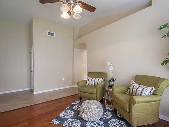4th image of 9934 Stockbridge Dr